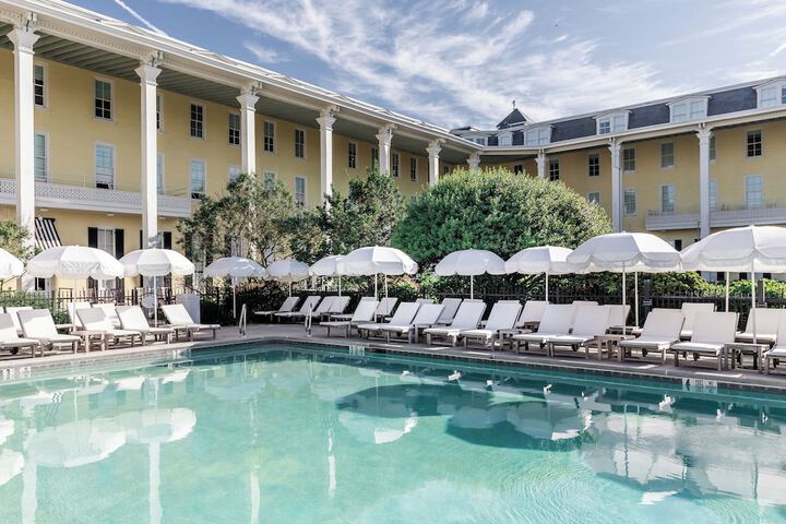 Hotel with Pool