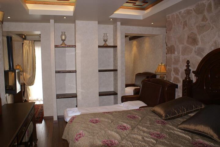 Room 16 of 46