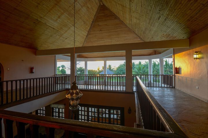 Ballroom/Hall 12 of 28