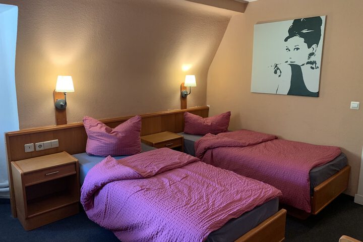 Room 18 of 28