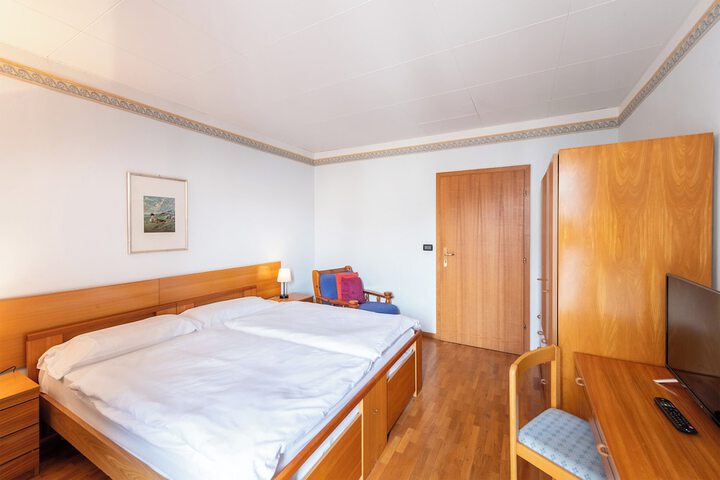 Room 5 of 85