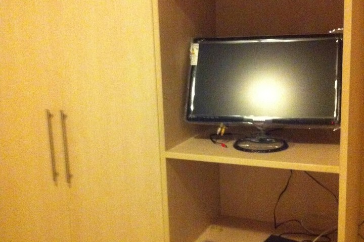 Room 8 of 31