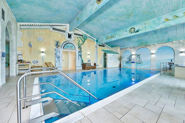 Pool 56 of 76