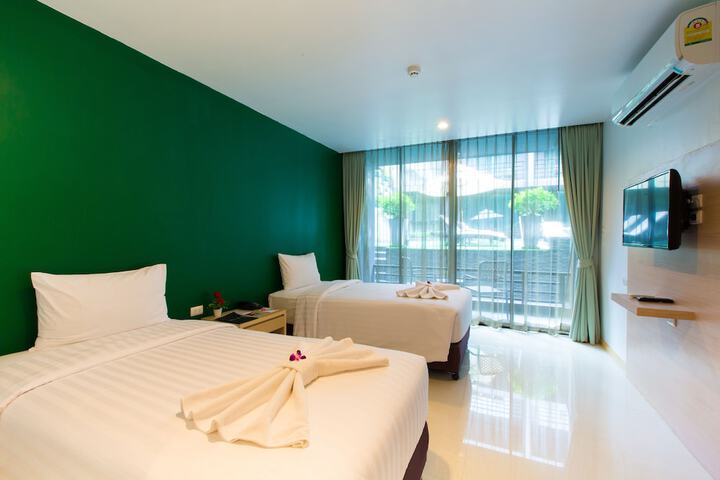 Room 12 of 74