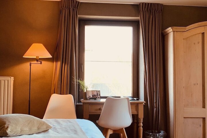 Room 4 of 51