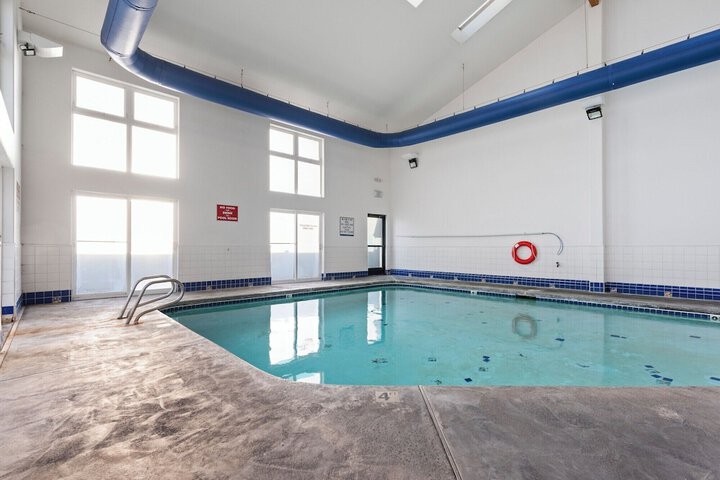 Pool 79 of 154