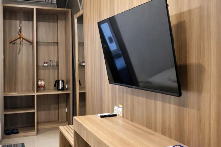 Room 8 of 31