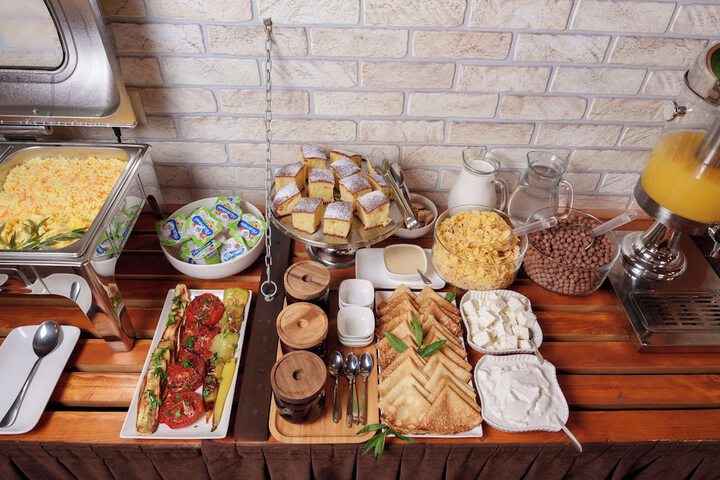 Breakfast/Coffee Service 100 of 149