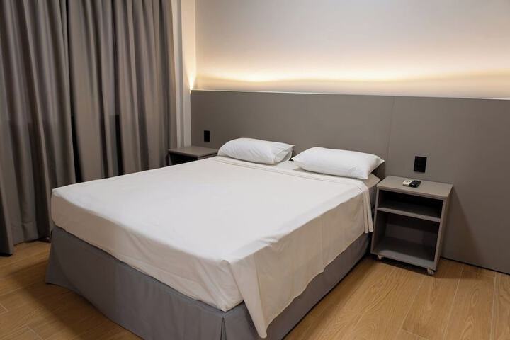 Room 4 of 12