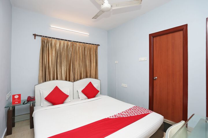 Room 5 of 6