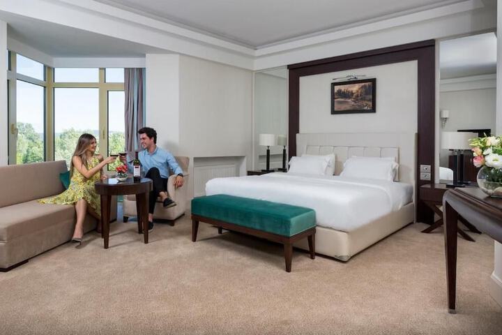 Room 9 of 111
