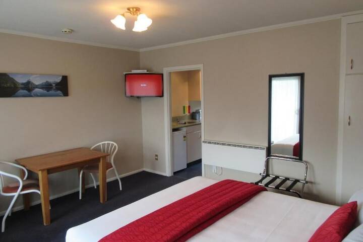 Room 6 of 52