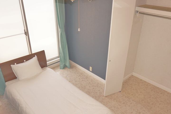 Room 10 of 82