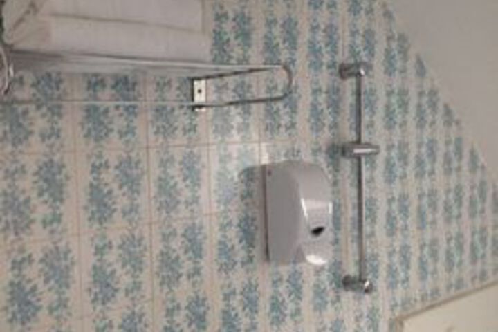Room 4 of 69