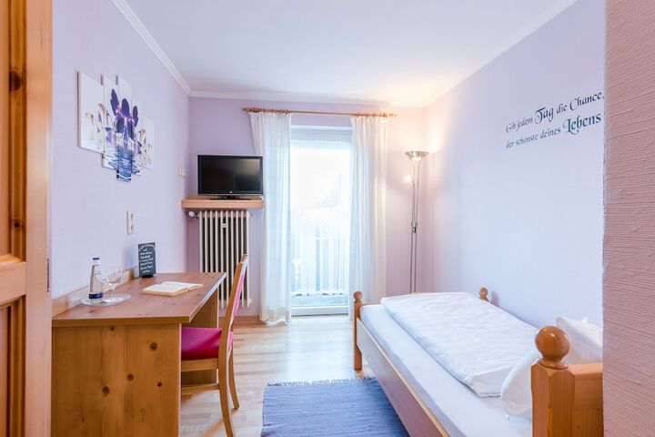 Room 5 of 38