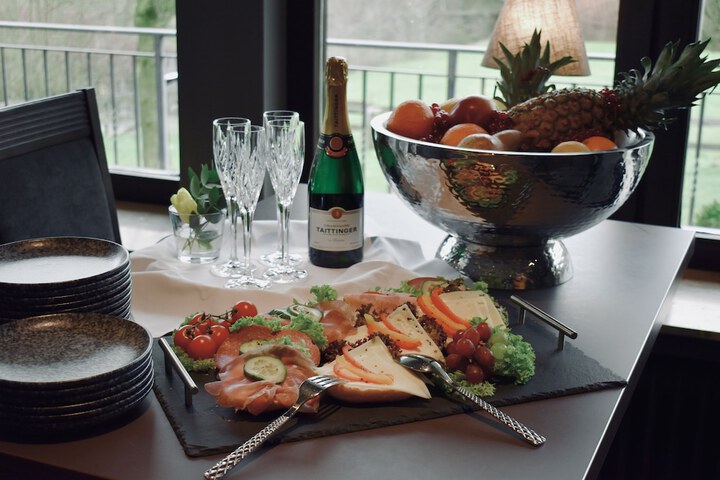 Dining 48 of 63