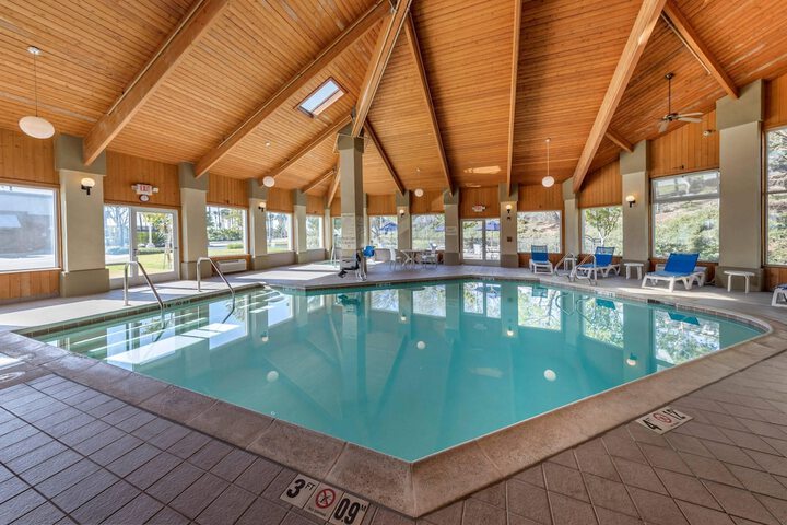 Pool Hotel