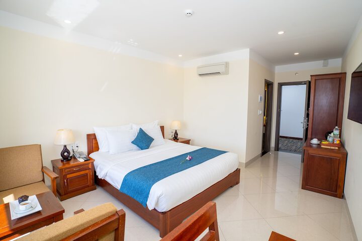 Room 15 of 80