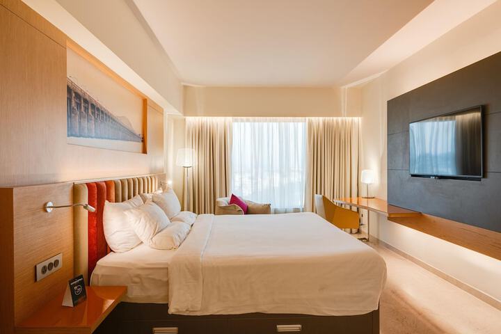 Room 19 of 104