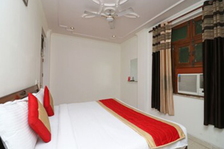 Room 18 of 23