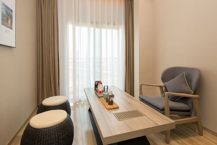Room 9 of 39