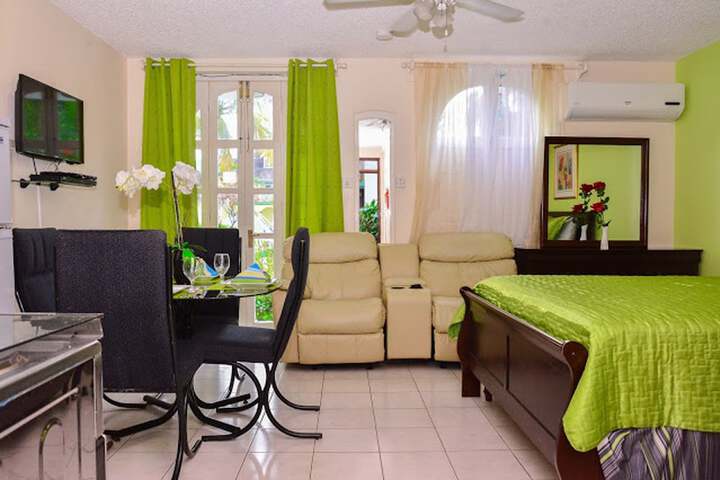 Room 9 of 38