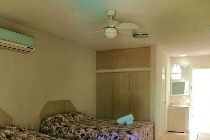 Room 12 of 50