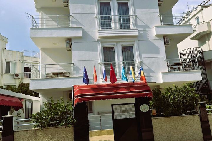 Hotel 145 of 151