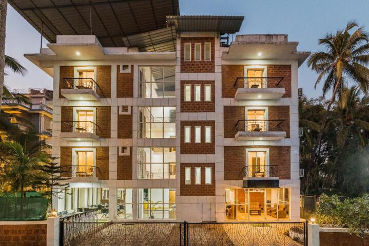 Derive Hotel by Amor