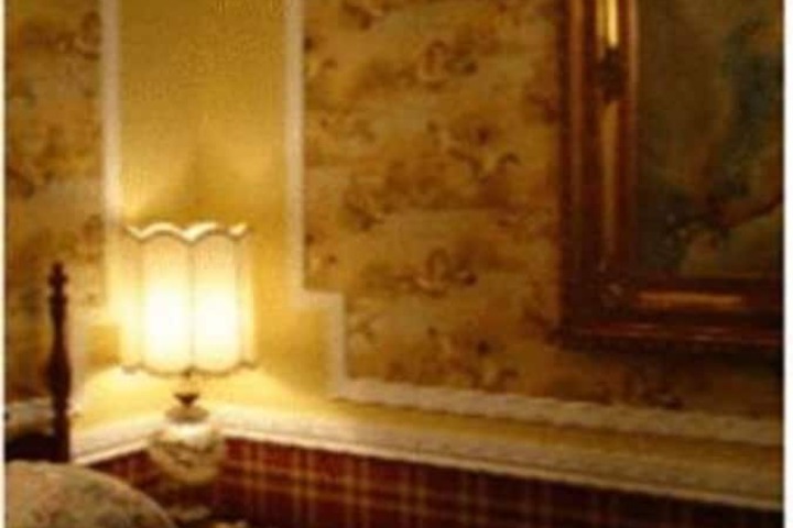 Room 16 of 44