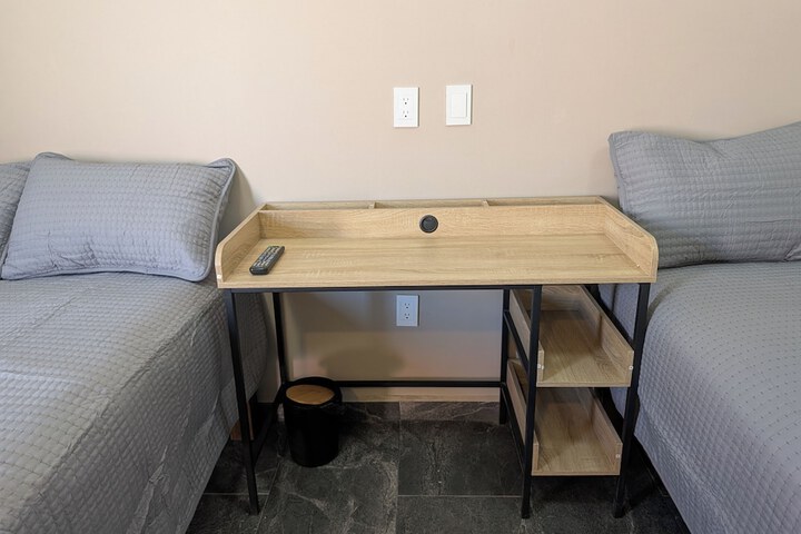 Room 3 of 27