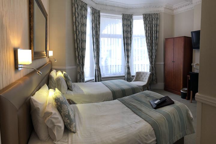 Room 18 of 30