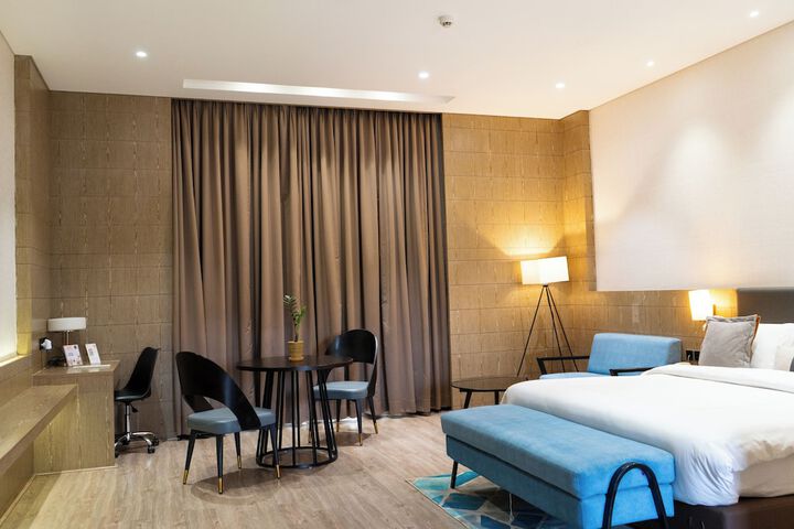 Room 17 of 47