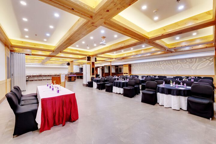 Ballroom/Hall 50 of 62