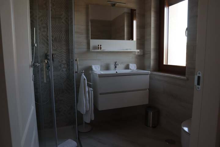 Room 9 of 24