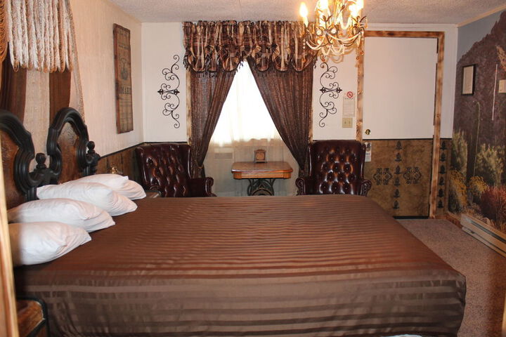 Room 32 of 94