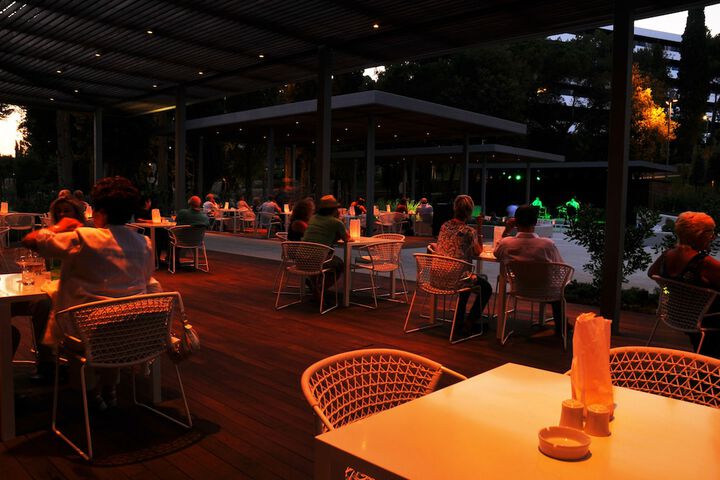 Dining 63 of 120