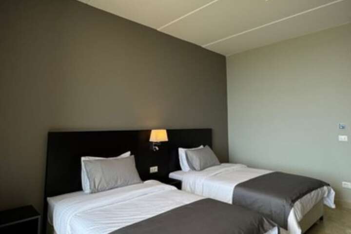 Room 9 of 19