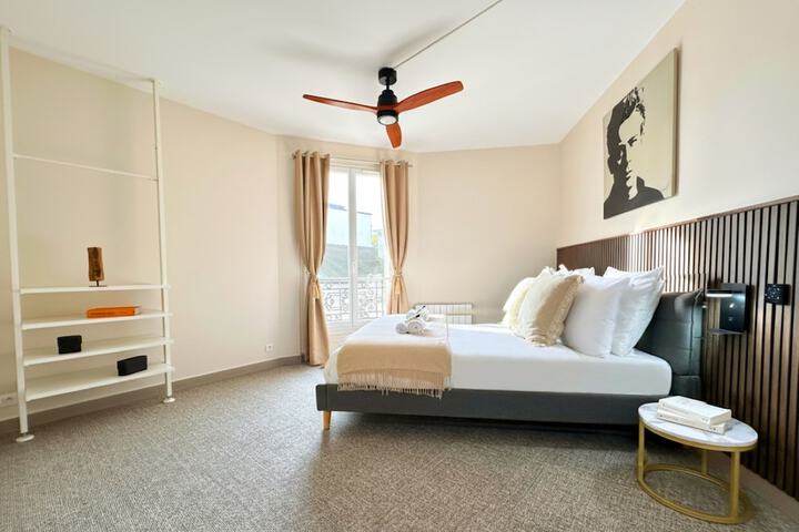 Room 32 of 159