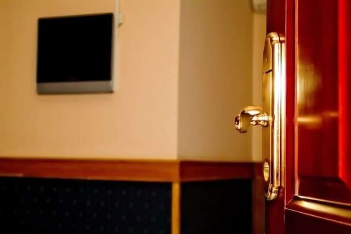 Room 24 of 40