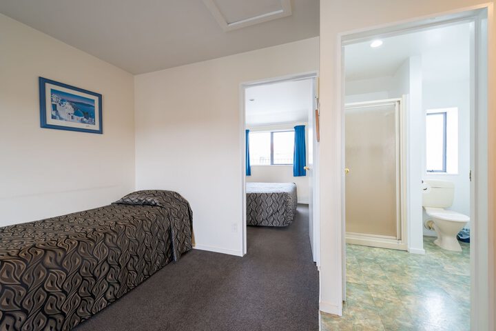 Room 17 of 36