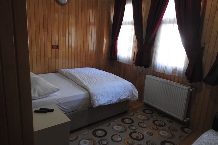 Room 11 of 29