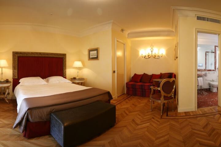 Room 39 of 77