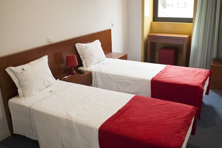 Room 6 of 38