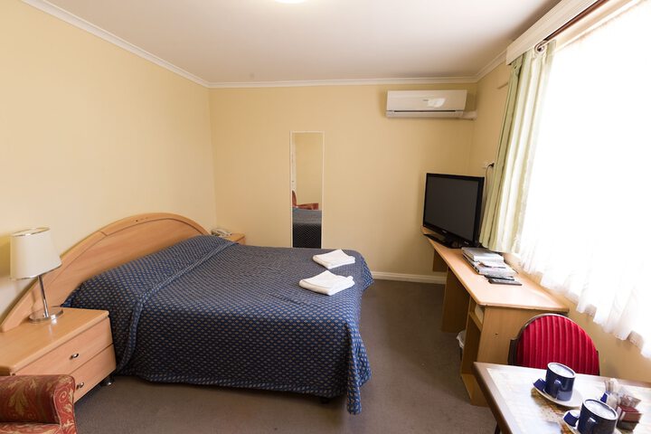 Room 3 of 23