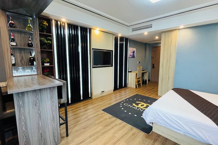 Room 11 of 57