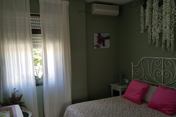 Room 7 of 16