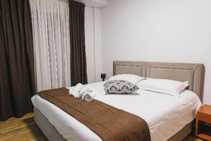 Room 3 of 90