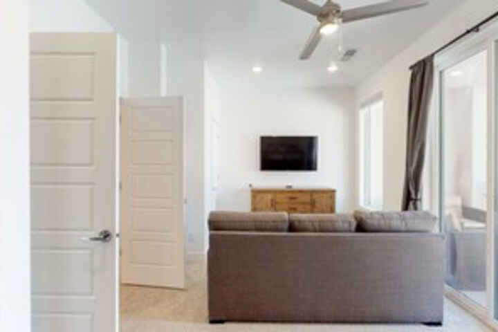 Room 25 of 63