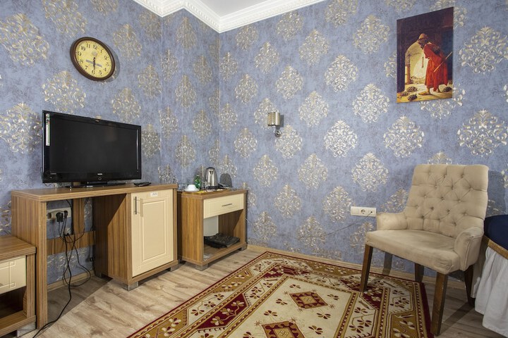 Room 22 of 33